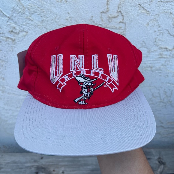 Vintage UNLV Hat Las Vegas Football SnapBack Hat Red Embroidered The Game - Picture 1 of 8
